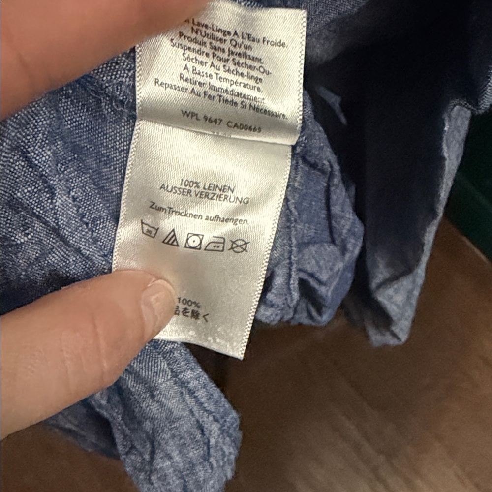 Eddie Bauer Light Blue Women's Blouse with Button Accents - Picture 7 of 7